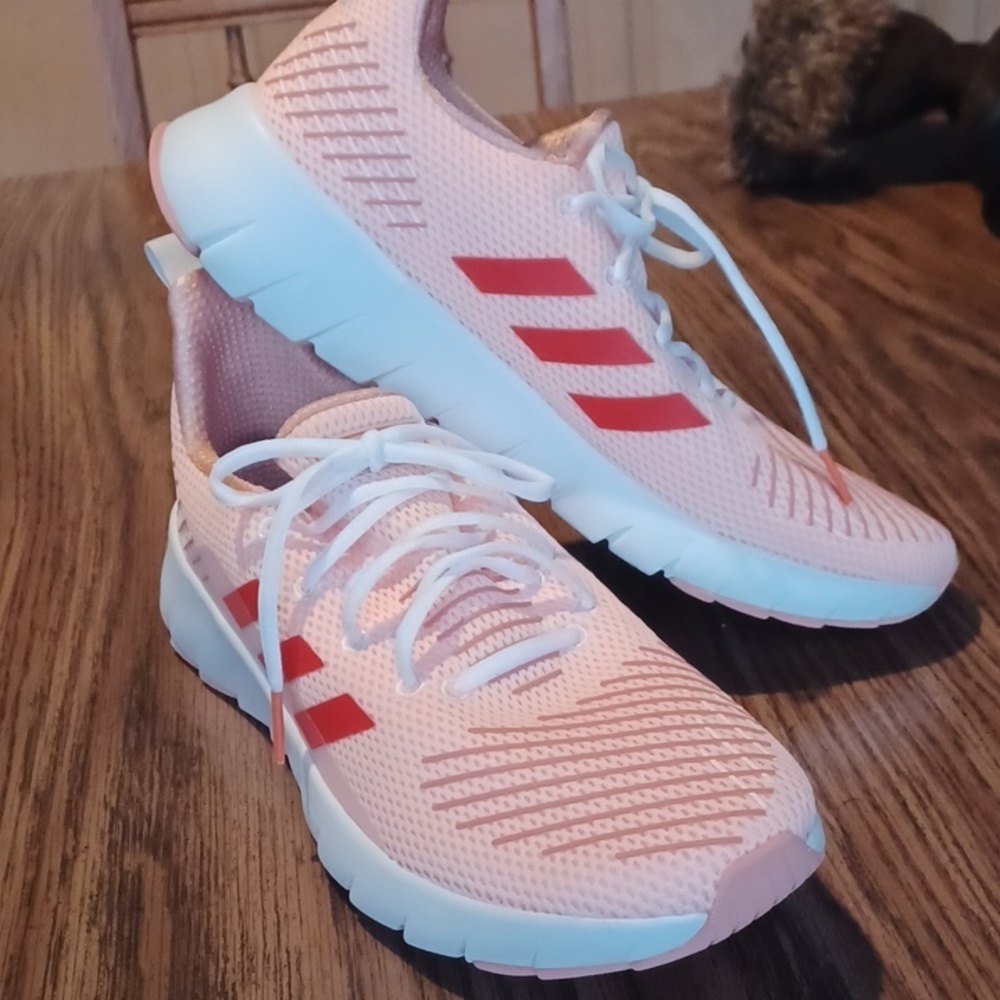 Adidas Peach Ortholite Size 10, like new